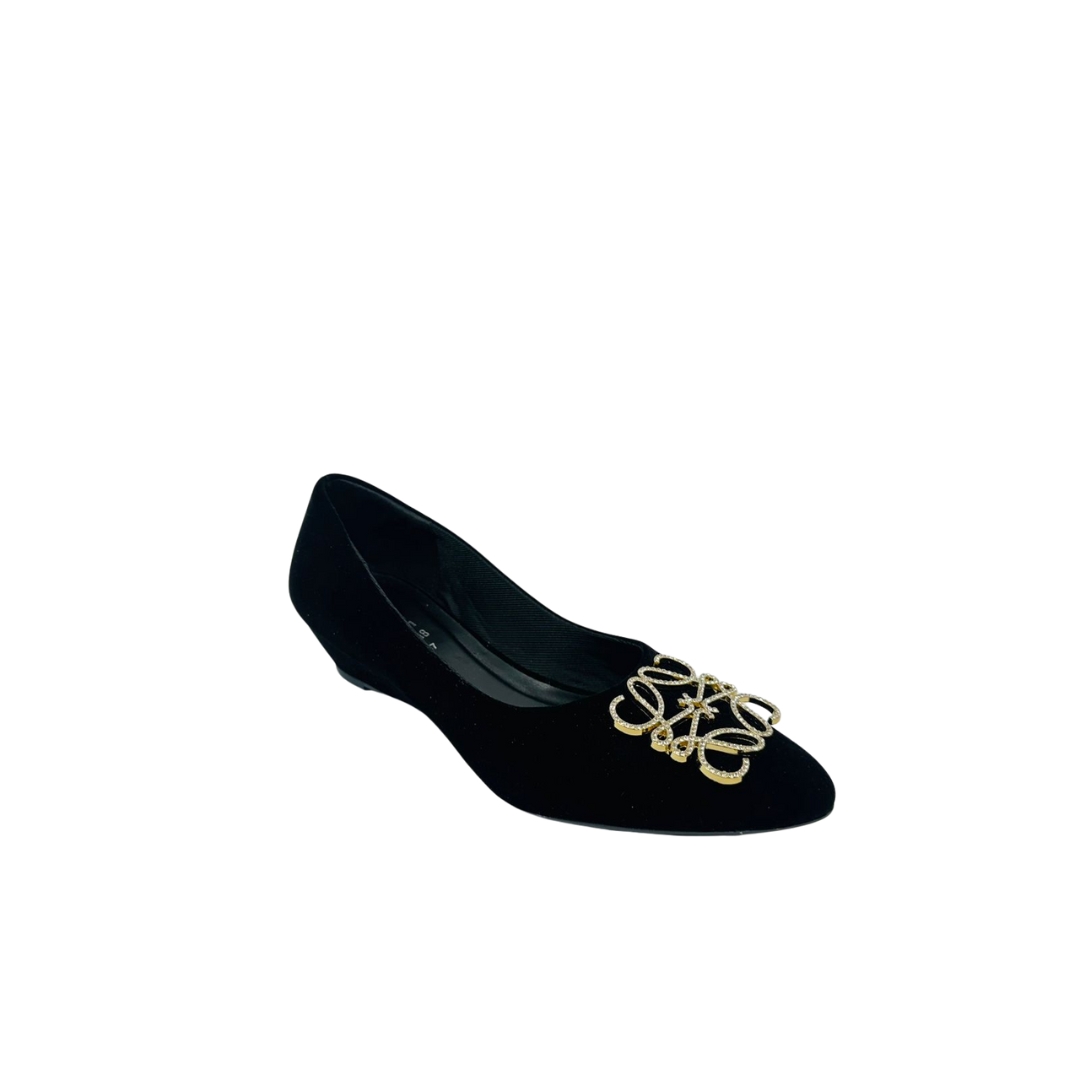 Black Velvet Fancy Pump with Golden Brooch 18551 - Image 2